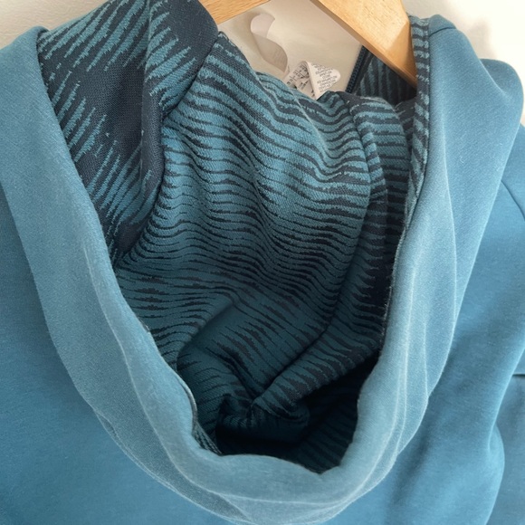 Adidas Jacket with Hood - Picture 3 of 9